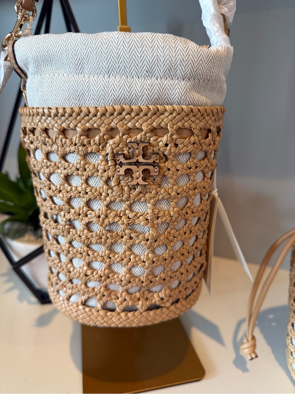 Tory Burch Bucket Bag in Honeycomb ! New with tags , no longer in stores - Picture 2 of 6